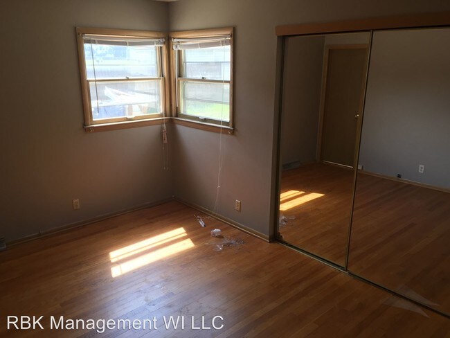 8915 W Carmen Ave Milwaukee WI 53225 Condo for Rent in Milwaukee