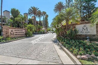 Building Photo - 5525 Canoga Ave