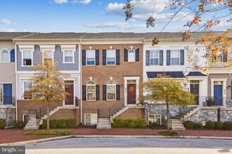 Building Photo - 605 S Cherry Grove Ave