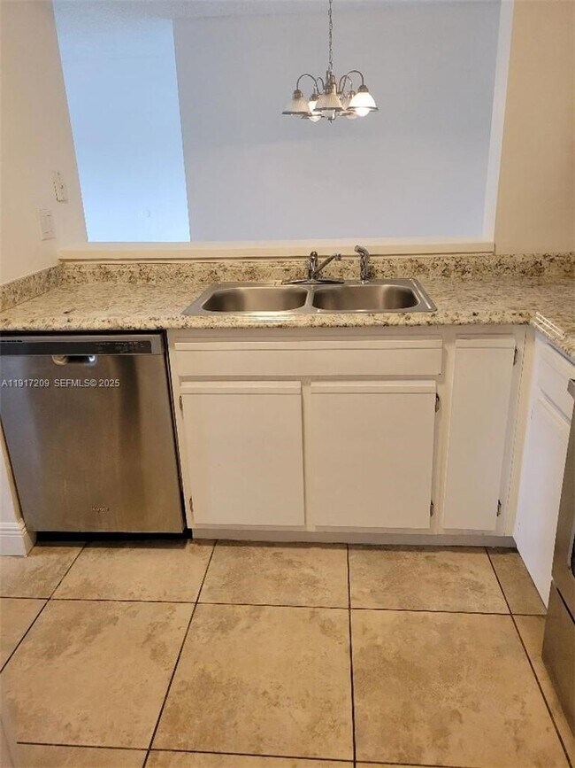 Foto del edificio - 1229 SW 46th Ave