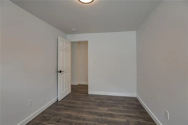 Bedroom - 207 E Cedar St