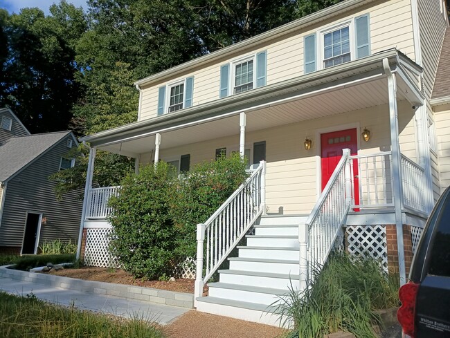 Sunny porch - 5505 Standing Oak Pl
