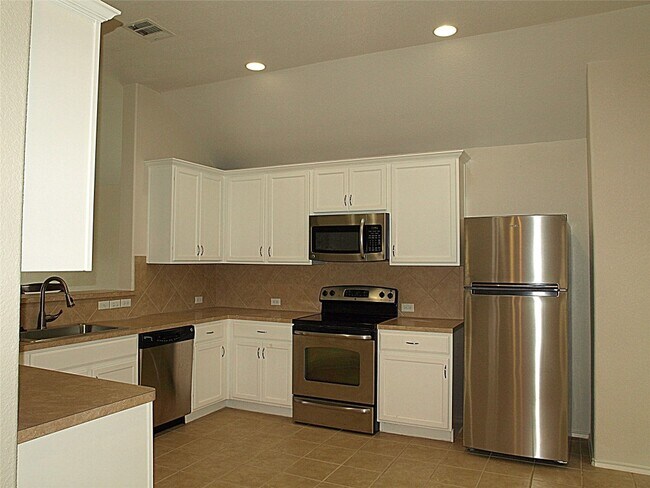 Building Photo - 121 Granite Path