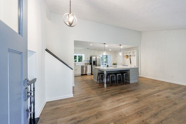 Building Photo - 155 Moonshadow Ct