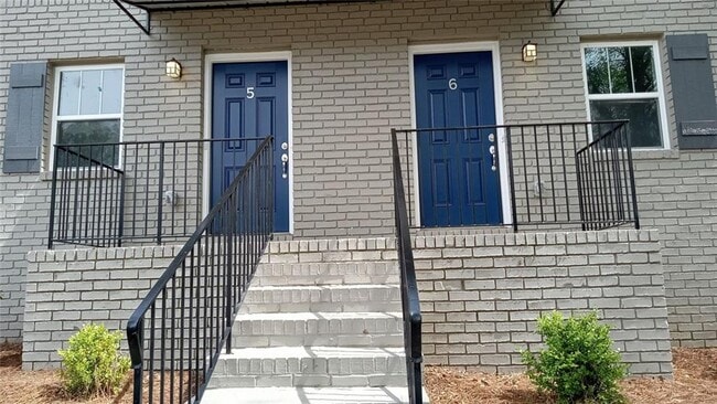 Building Photo - 2156 Park Terrace