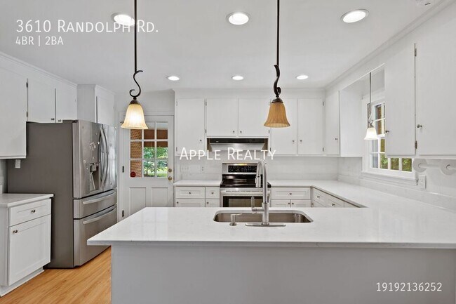 Foto del edificio - 3610 Randolph Rd