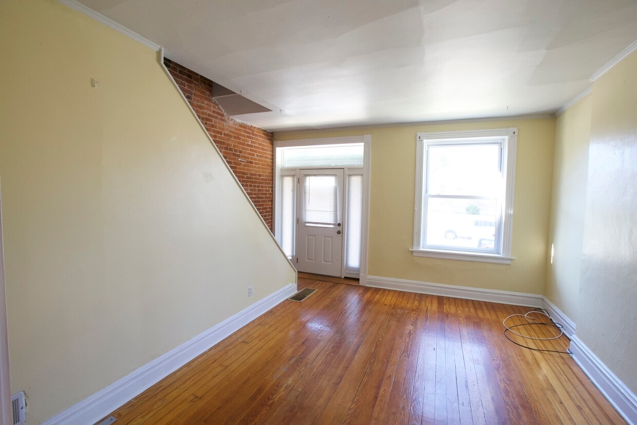 Primary Photo - 1110 Tamm Ave