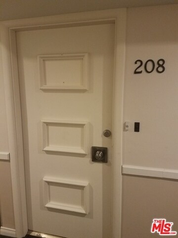 Foto del edificio - 705 Westmount Dr