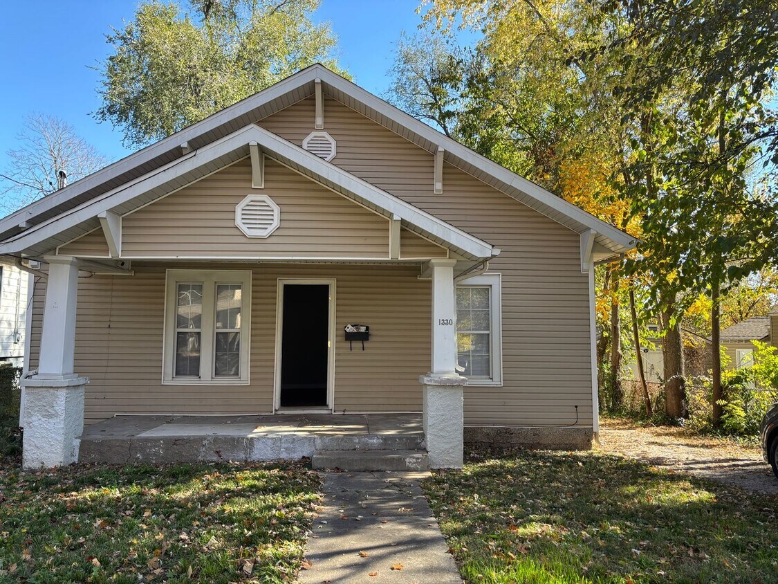 Foto principal - Charming 3-Bedroom Home Near the Park – Pe...