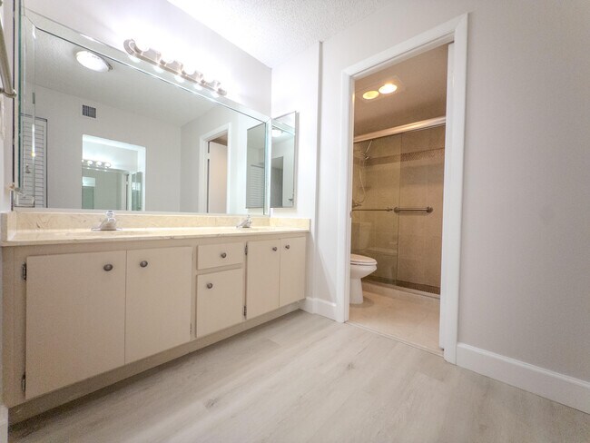 Foto del edificio - 2800 N 46th Ave