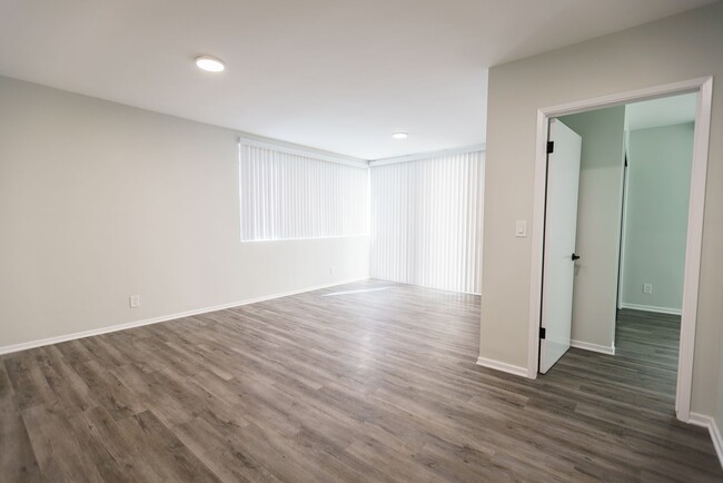 Foto del interior - 816 S. Bundy Dr