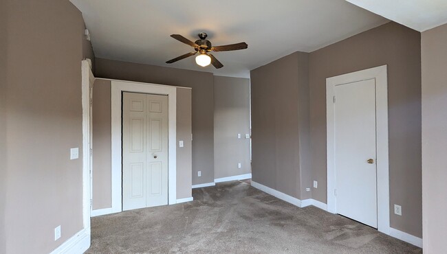 Building Photo - 316 Oneida St
