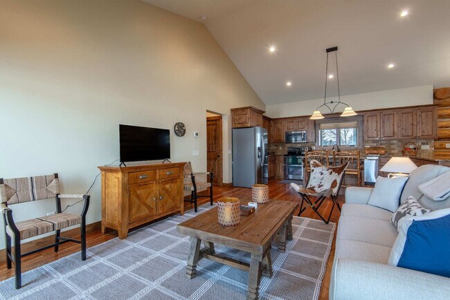 Foto del edificio - 1330 Larsen Ln