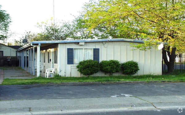Building Photo - 900 Sonoma Ave