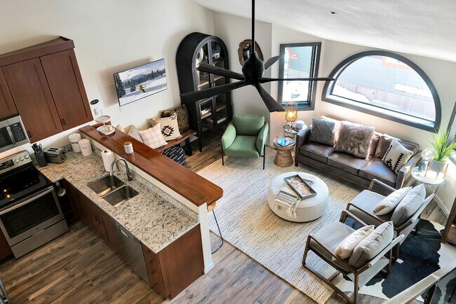 Foto del edificio - 280 Mahoney Dr