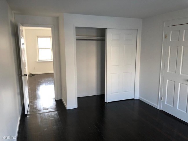 Foto del edificio - 1 br, 1 bath  - 2127 29th St