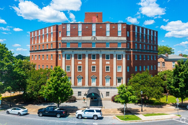 Building Photo - The 1805