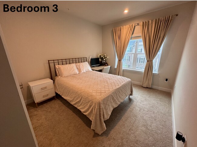 Bedroom 3 - 7868 Blackbriar Way