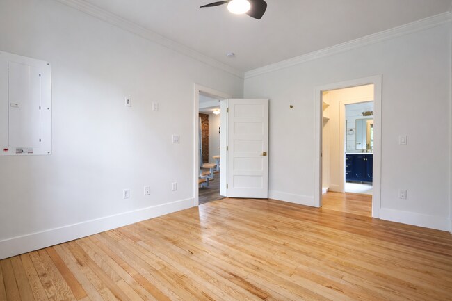 Building Photo - 34758 Clayburn Rd