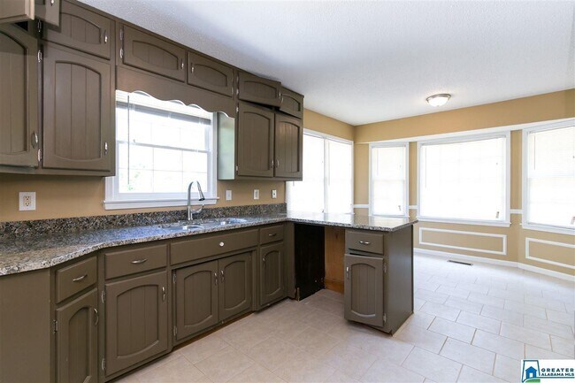 Building Photo - 469 Dogwood Cir