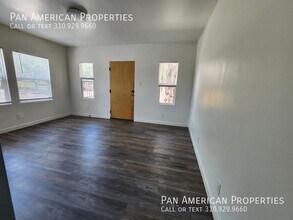 Building Photo - 528 Golden Ave