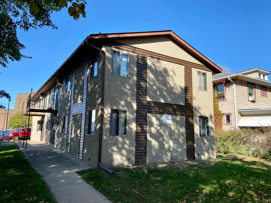1509 State St Unit 1, La Crosse, WI 54601 Apartments in La Crosse, WI