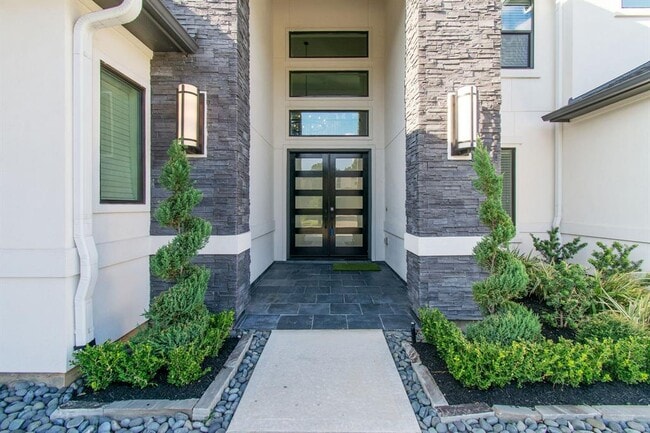 Building Photo - 5818 Stratton Woods Dr