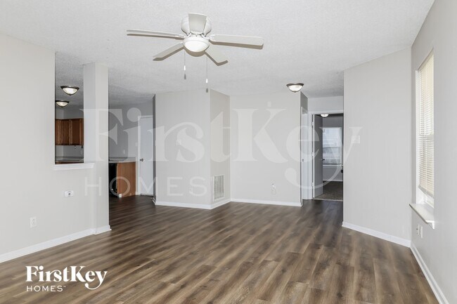 Foto del edificio - 10605 Glenayr Dr