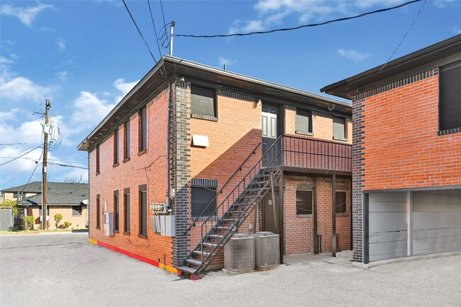 Building Photo - 5014 Jefferson St