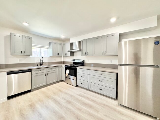 Building Photo - 6127 3/4 Monterey Rd-3/4