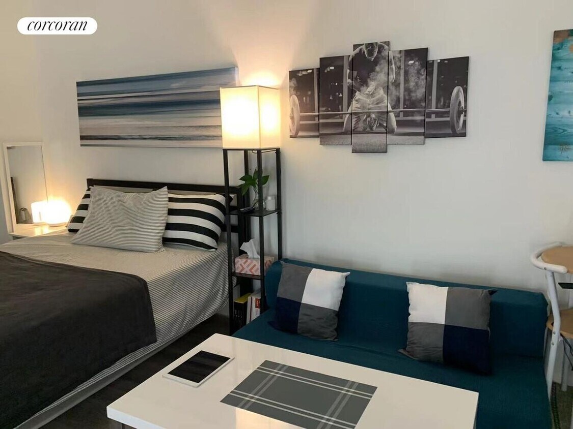 Foto principal - 350 W 50th St