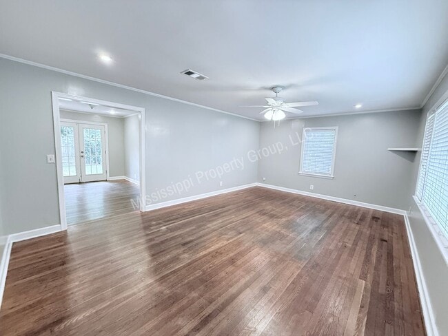 Building Photo - 604 S 18th St