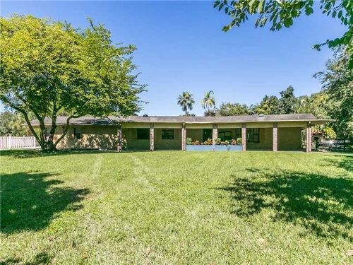 Primary Photo - 5209 SW 136th Ave