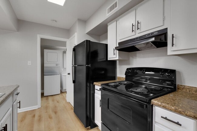 Foto del edificio - The Meadows Apartment Homes