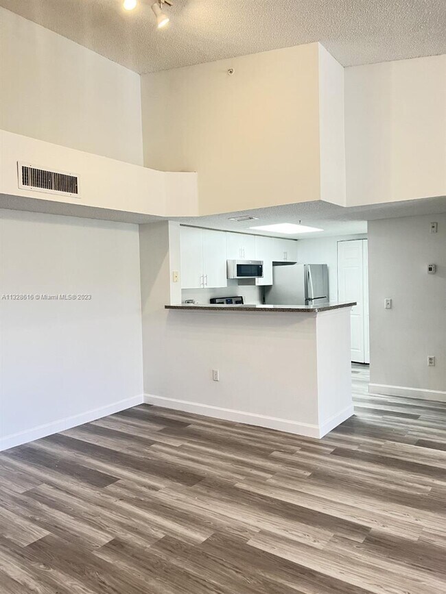 Building Photo - 5045 Wiles Rd