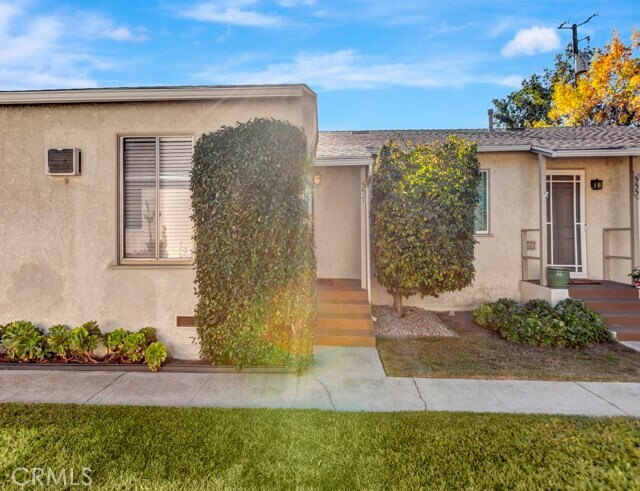 Foto del edificio - 557 N Rosemary Ln