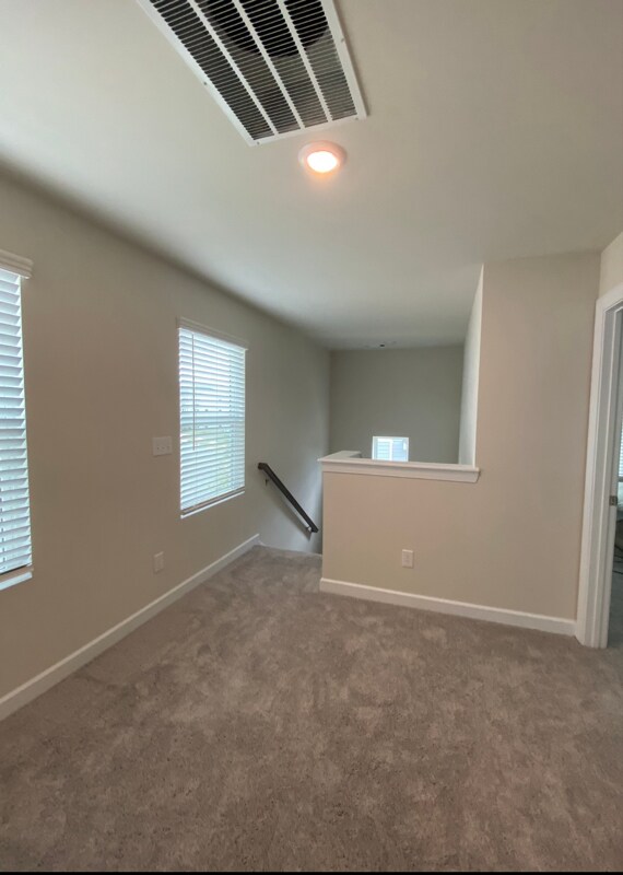 Foto del edificio - 7116 Bryce Ave