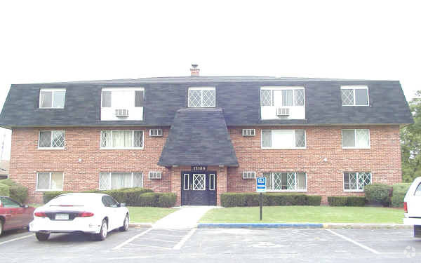 Building Photo - Tinley Park Condo