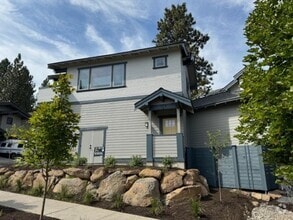 Building Photo - 1574 NW Erin Ct