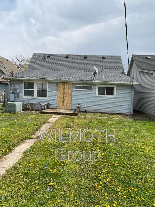 Building Photo - Sheffield Avenue S. 1234