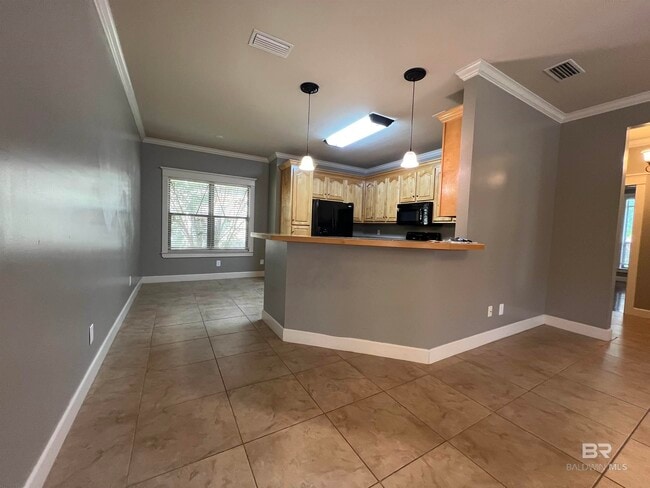 Building Photo - 10410 Emmanuel St