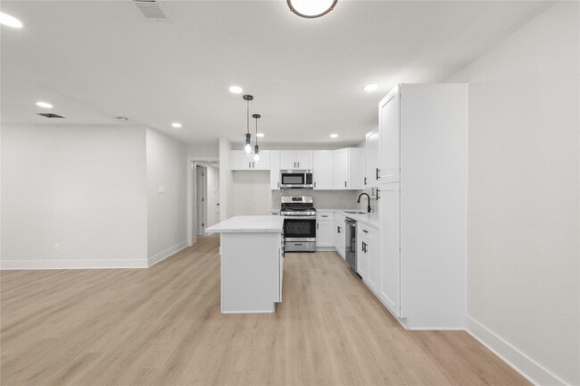 Foto del edificio - 1107 Progreso Dr