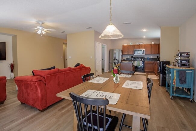 Foto del edificio - 2527 Eisner Dr