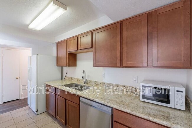 Photo - 1609 W Voltaire Ave House