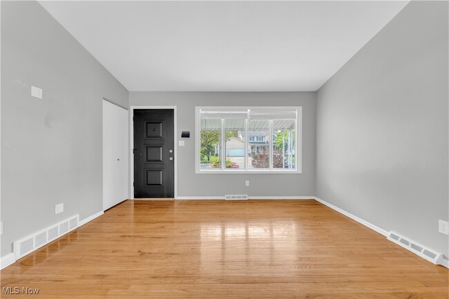Foto del edificio - 14208 Sheldon Blvd