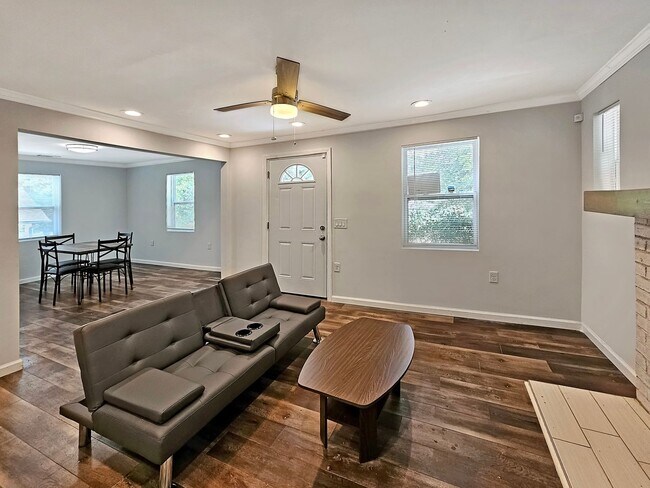 Foto del edificio - Gorgeous Ranch in the Heart of Dixie Hills