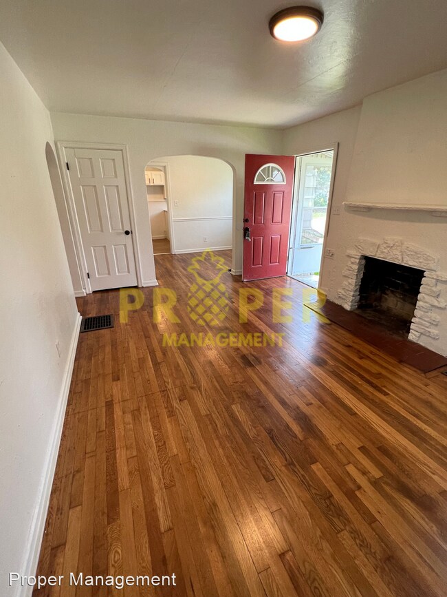 Building Photo - 2 br, 1 bath House - 202 Ashwood Ave