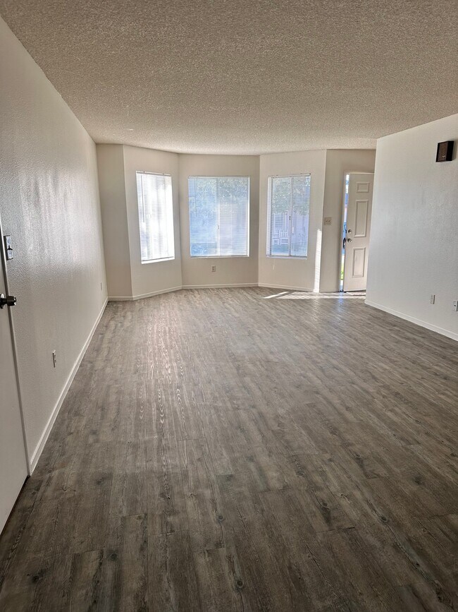 Foto del edificio - 1431 Cimarron Ct