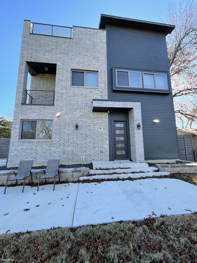 Building Photo - 7 br, 6 bath House - 1700 Enchanted Lane