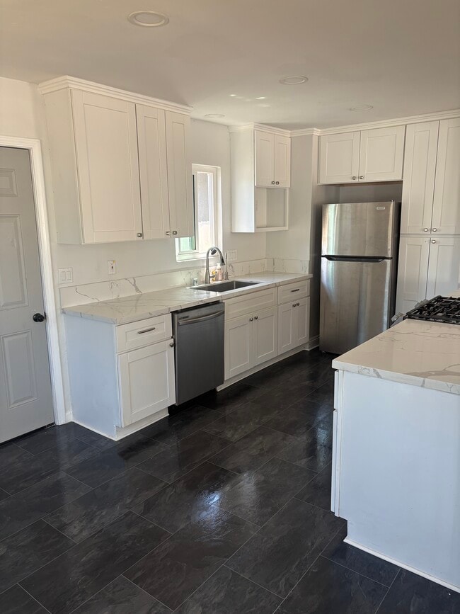 Building Photo - 1222 Willowside Ter